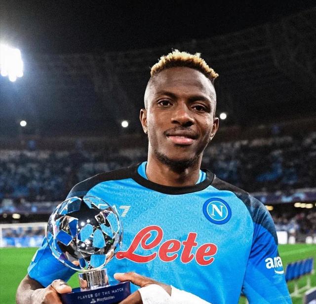 FB体育下载-那不勒斯遭遇尴尬失利，前锋射门不准