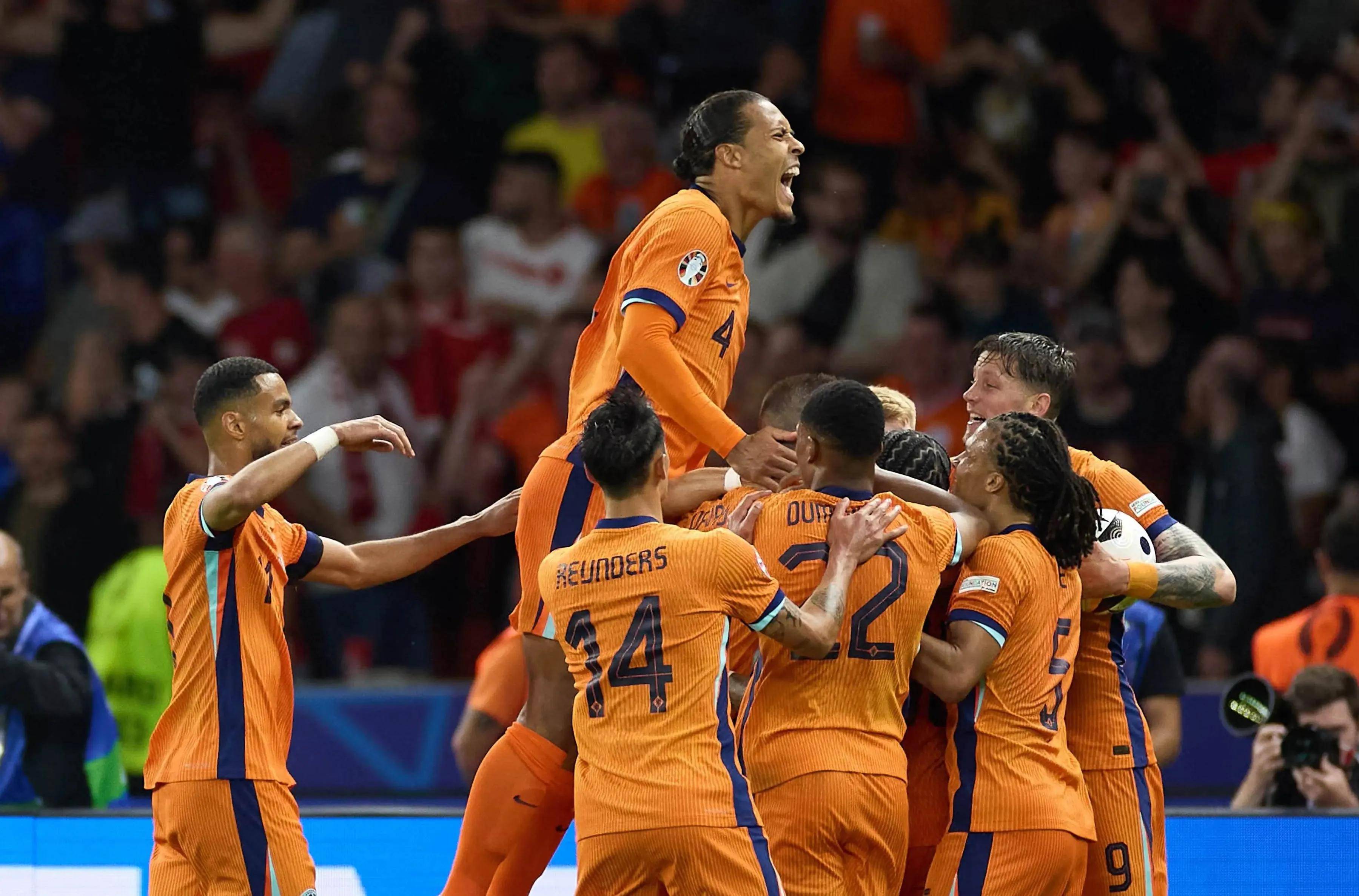 -荷兰队惨败西班牙，无缘强赛