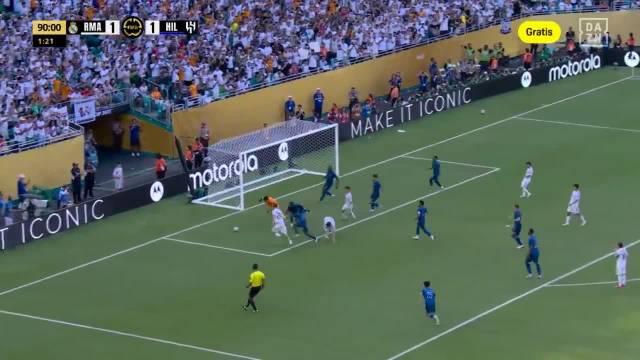 关于皇马客场战平，小组出线形势堪忧的信息