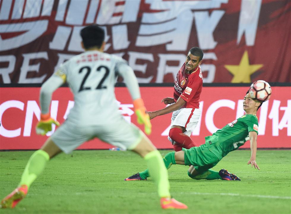 广州恒大队在比赛中表现出色