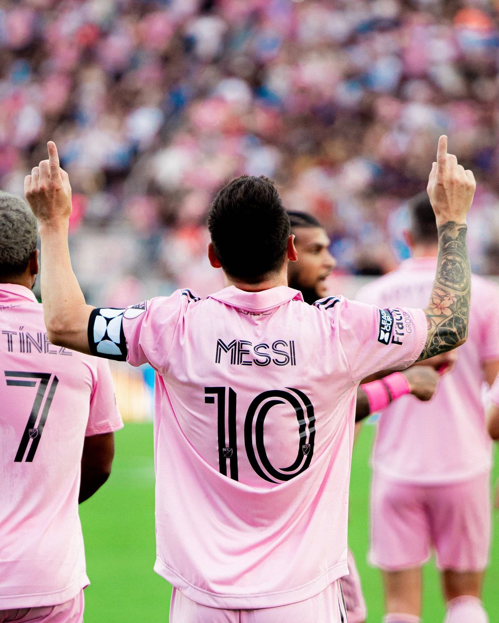 梅西预告：国足金靴将转投皇家社会成谜