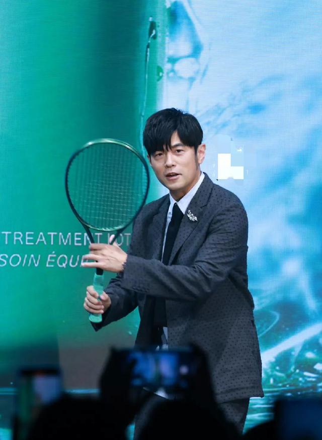 包含周杰伦盼逆袭取胜，上海男篮力争稳住前列位置的词条