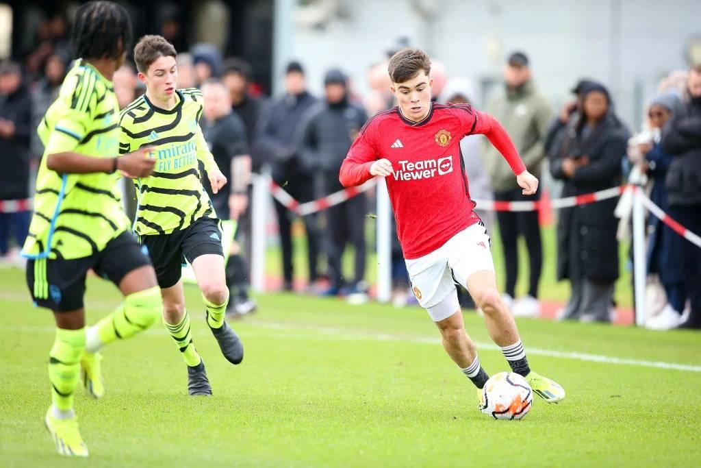 曼联边卫获得国家队首发机会,备战友谊赛 曼联边卫获得国家队首发机会,备战友谊赛
