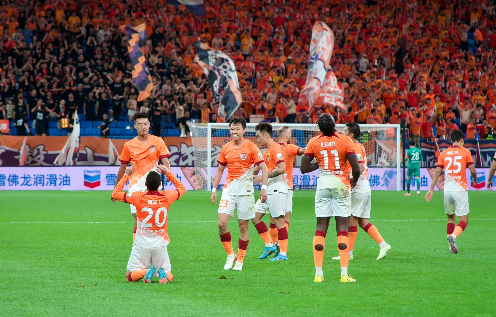 中超联赛新亮点频现，球迷热情高涨的简单介绍