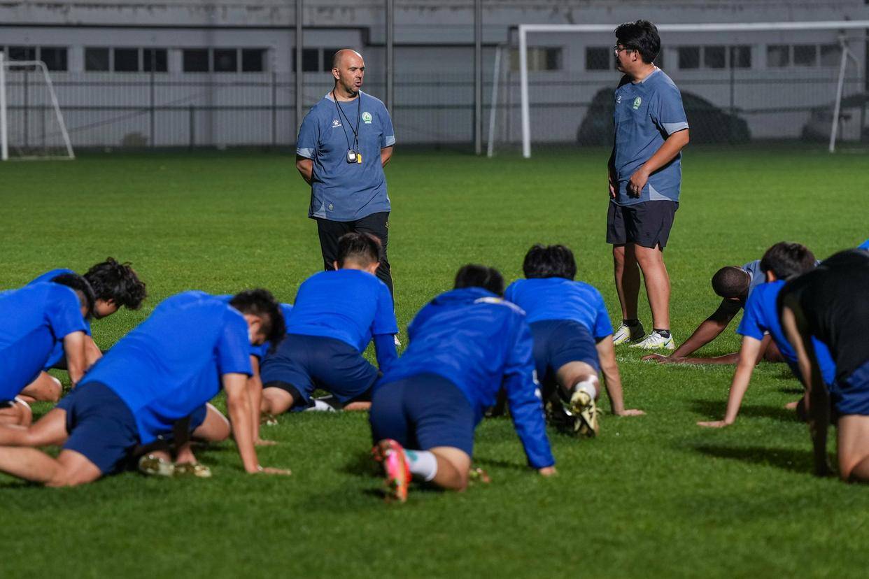 比赛前球员训练状态良好备战充分 比赛前球员训练状态良好备战充分