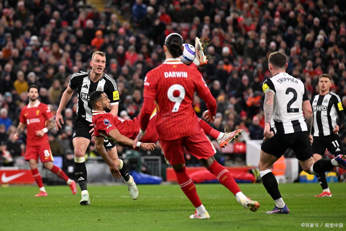 FB体育在线-利物浦再度挑战巴黎，胜利属于哪支球队？