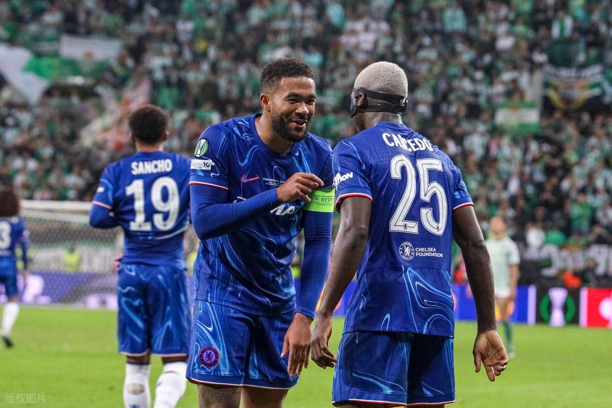 切尔西客场逆转大胜，领先优势进一步扩大
