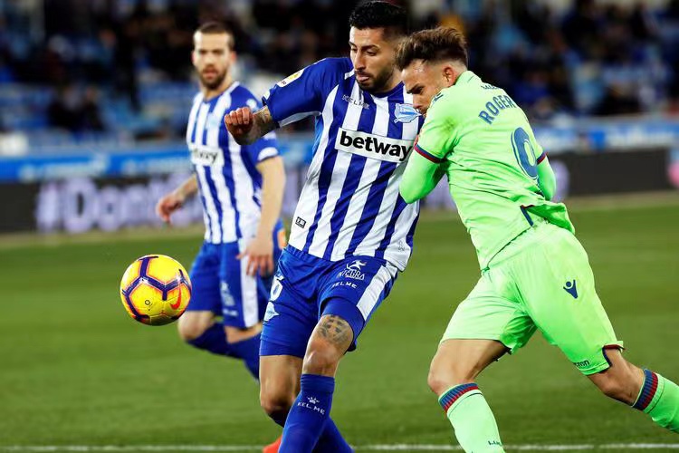 阿拉维斯客场战胜赫罗纳，西甲保级形势有所好转