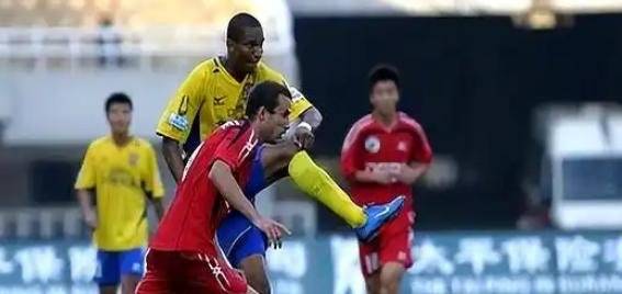 FB体育娱乐-列斯联续胜保持领跑位置，冲超呼声渐高