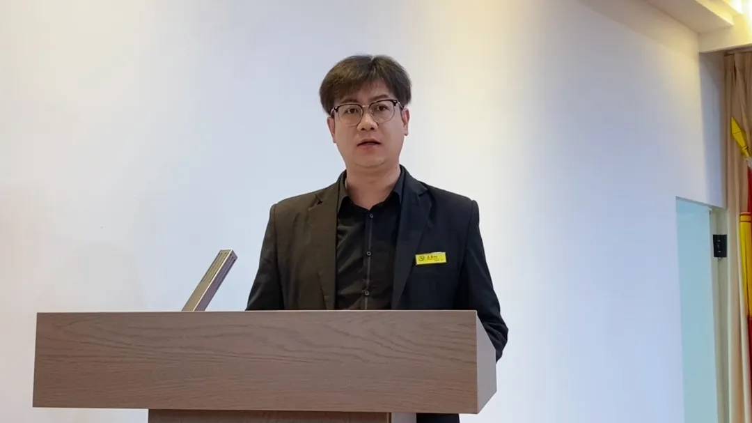 意大利队员稳扎稳打，淡定迎接挑战