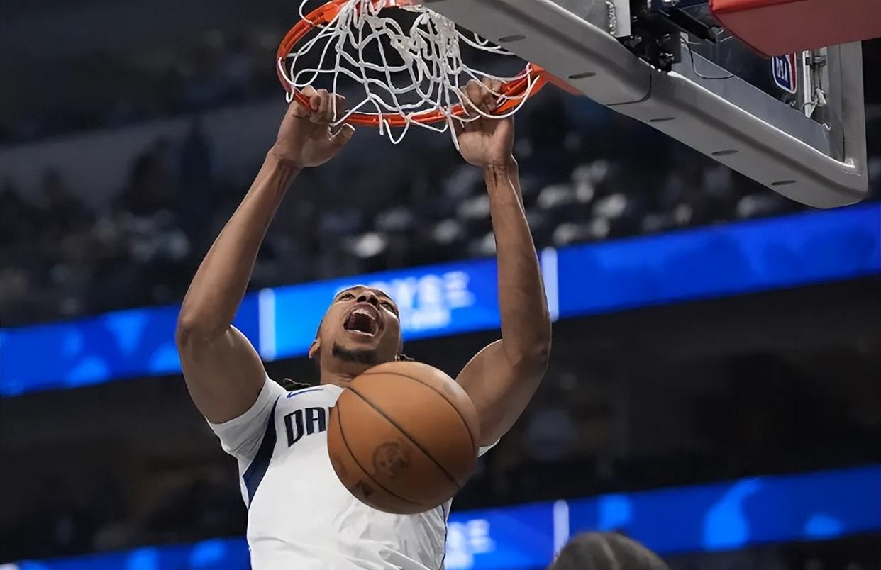 FBsports-黄蜂客场逆转太阳，取得关键胜利