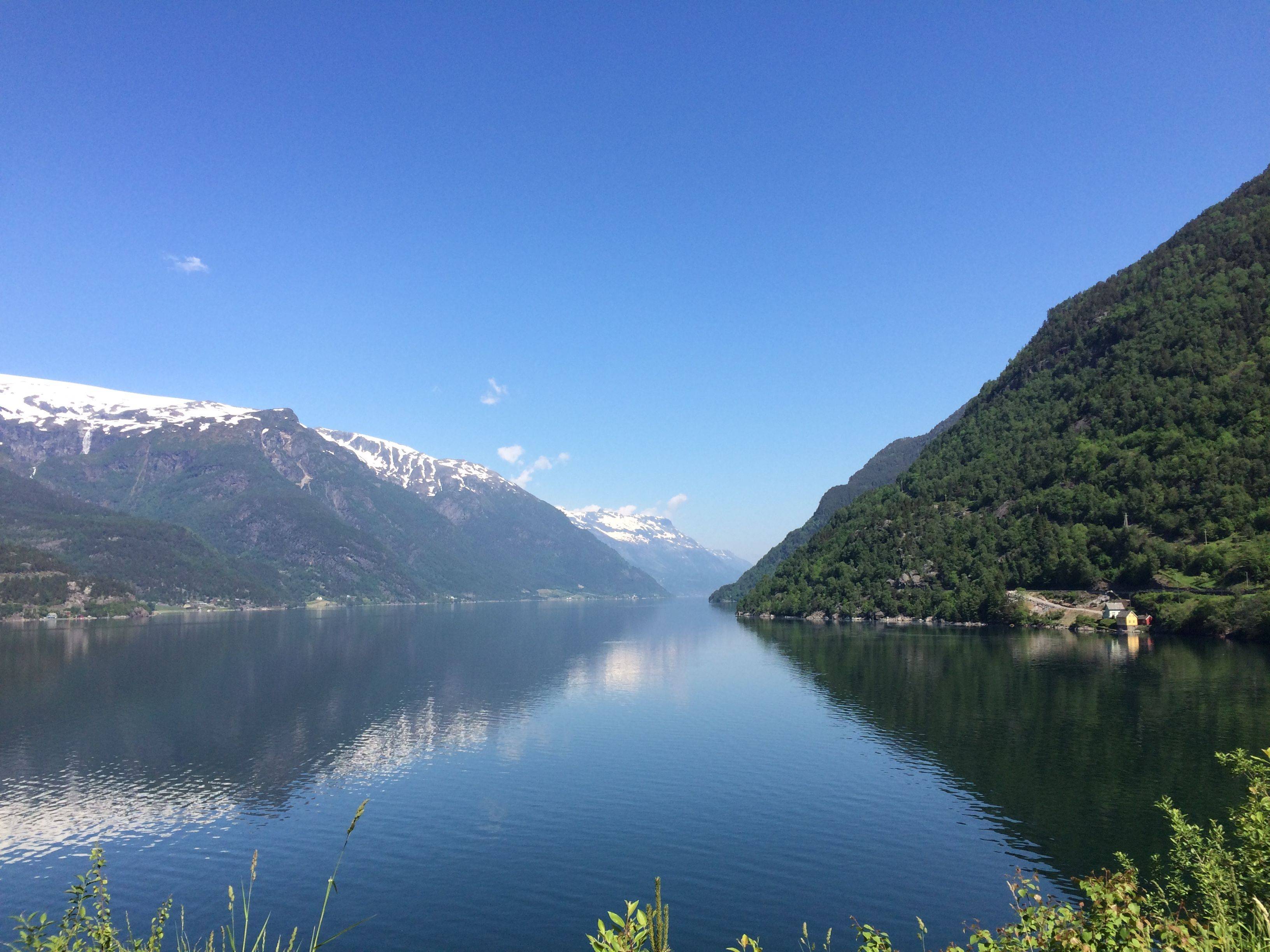 FB体育官方网站-瑞典与挪威争夺胜利，激情碰撞正酣