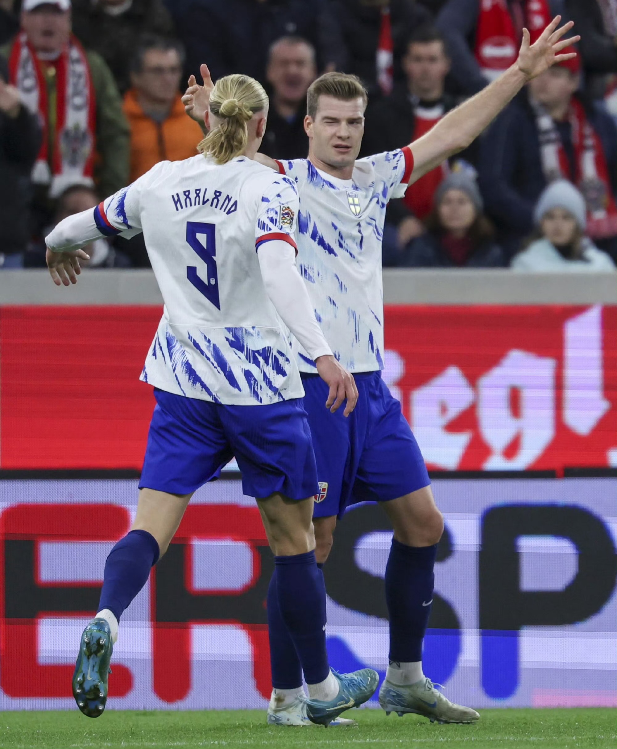 瑞典与挪威争夺胜利,激情碰撞正酣 瑞典与挪威争夺胜利,激情碰撞正酣