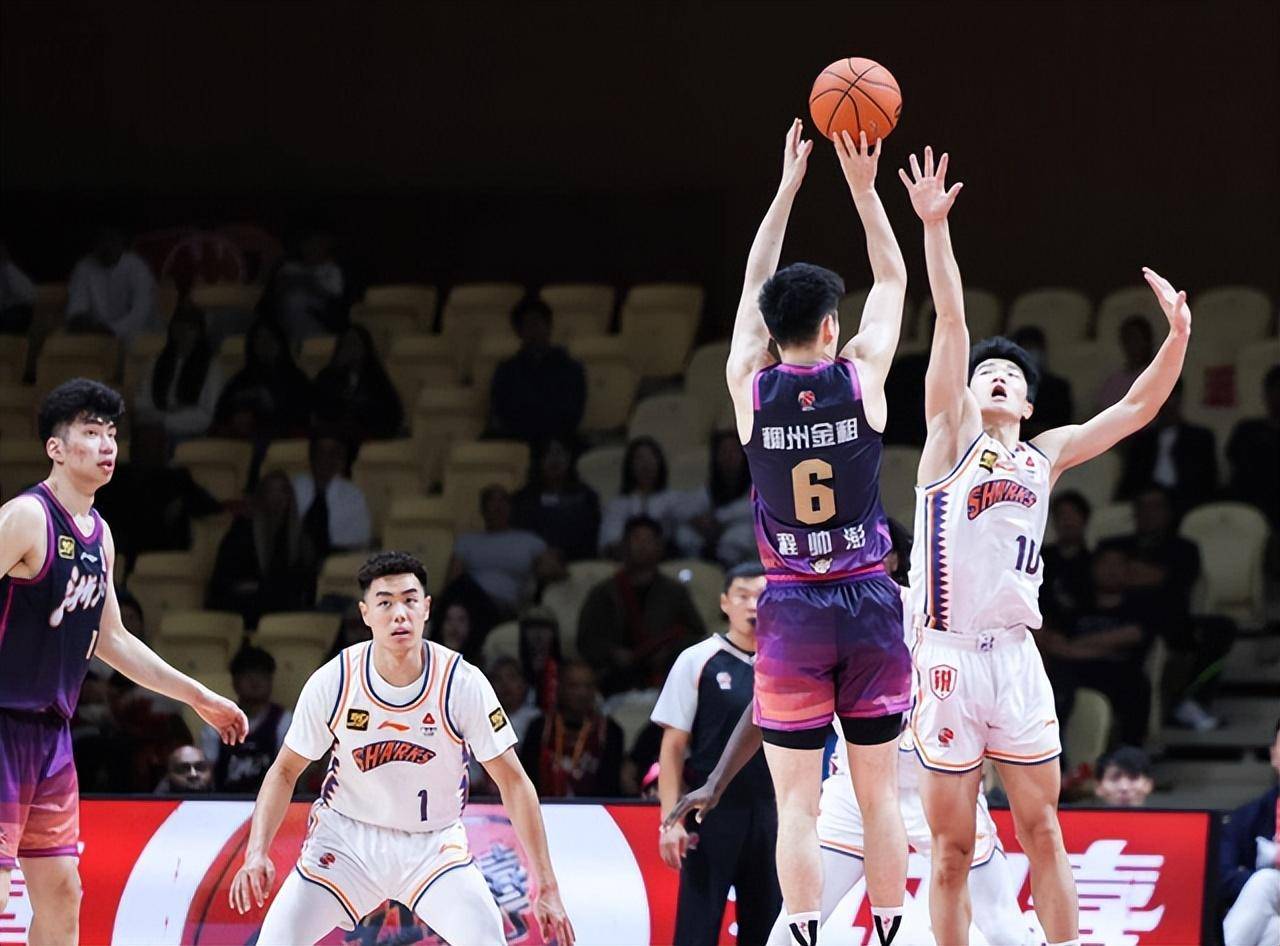 中国篮球联赛球员们迎来高难度比拼