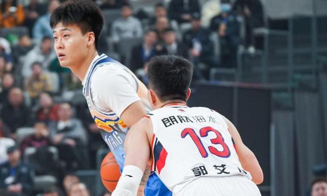 大胜在望,球队提前晋级决赛 大胜在望,球队提前晋级决赛