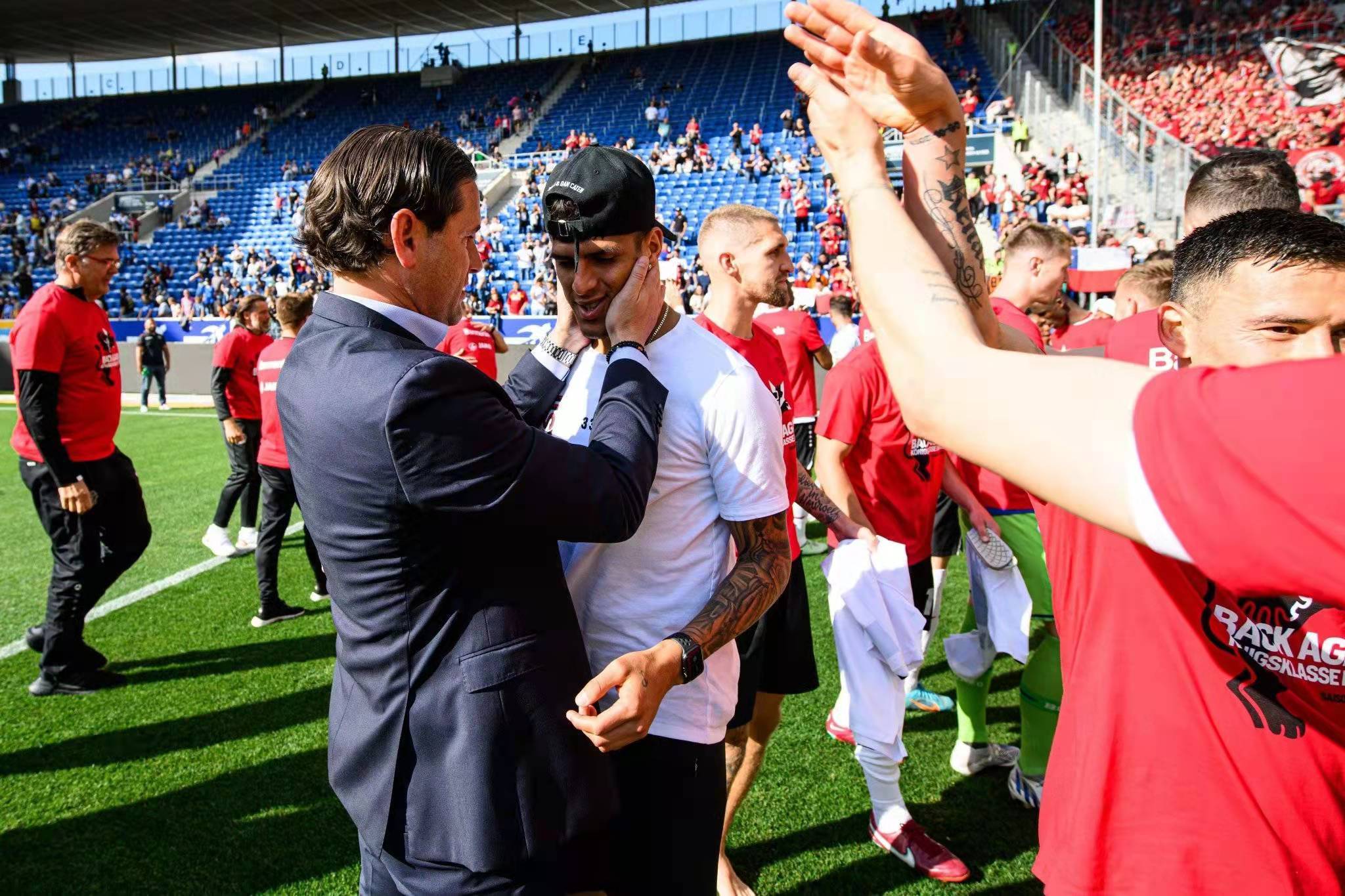 包含斯图加特主教练变阵,取得反弹成功的词条 包含斯图加特主教练变阵,取得反弹成功的词条