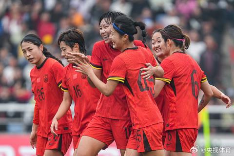 乌兹别克斯坦女足队员表现出色取胜 乌兹别克斯坦女足队员表现出色取胜