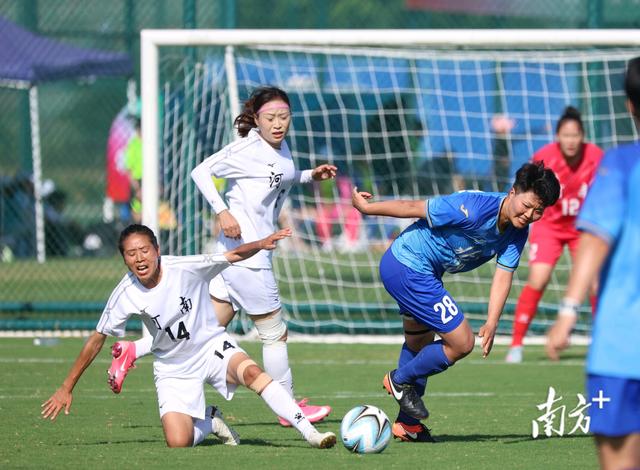 激烈角逐!足球界女子团队争夺荣耀 激烈角逐!足球界女子团队争夺荣耀