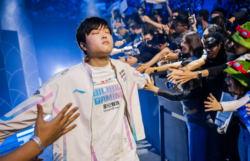 FB体育-GEN鏖战BLG，Peanut团战一打五宿命之战四强赛，引爆全场热议