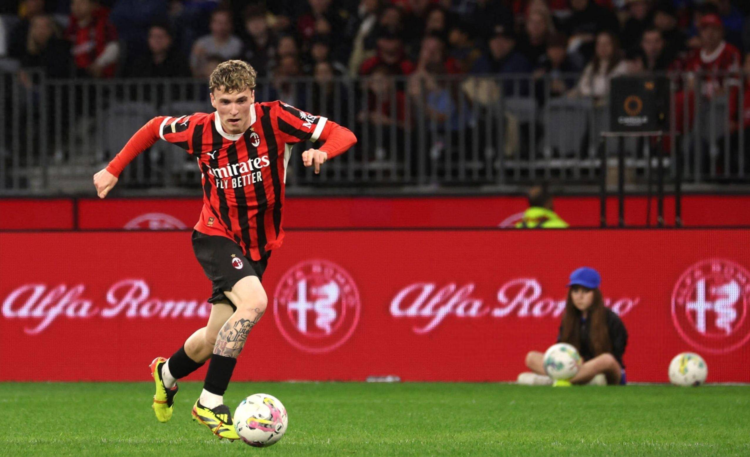 FB体育下载-AC米兰主场一平，稳守前四的简单介绍