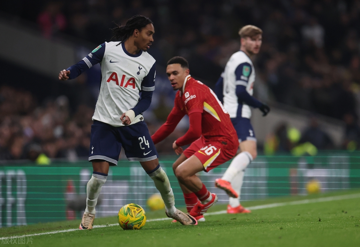 利物浦后卫演出神勇，保住球队不败纪录