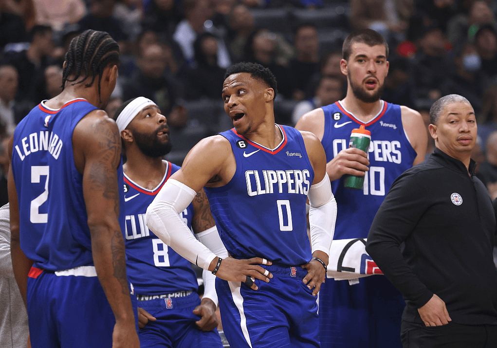 火箭力克森林狼，威少独得三双