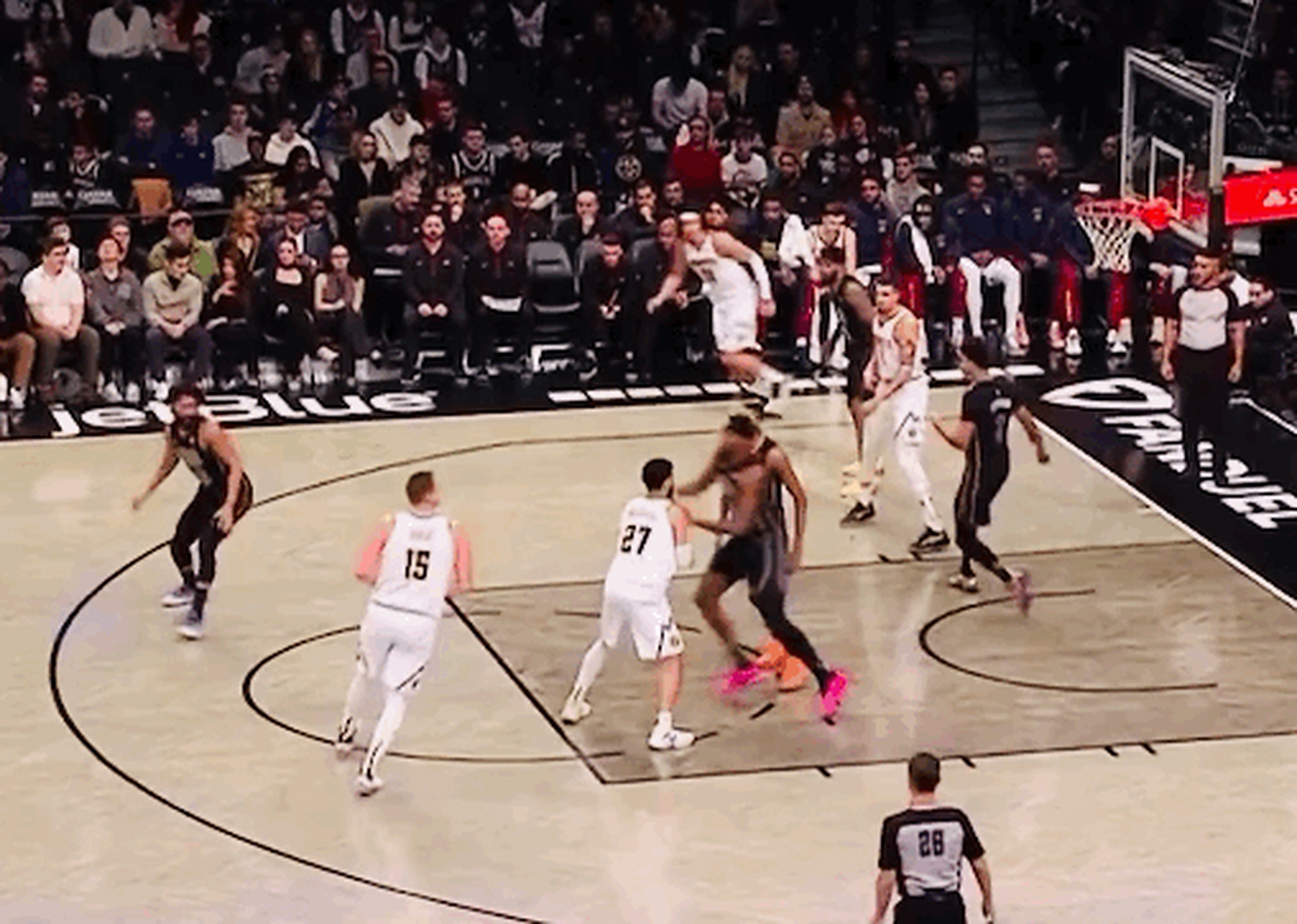 掘金轻取篮网,约基奇砍下25分 掘金轻取篮网,约基奇砍下25分