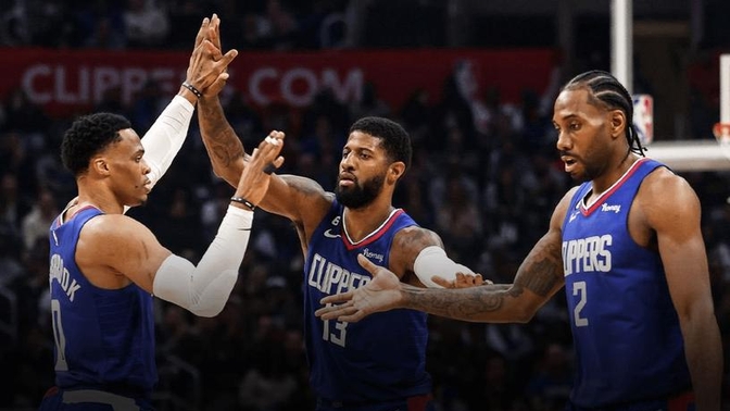 快船狂胜黄蜂，76人擒爵士赢得两连胜