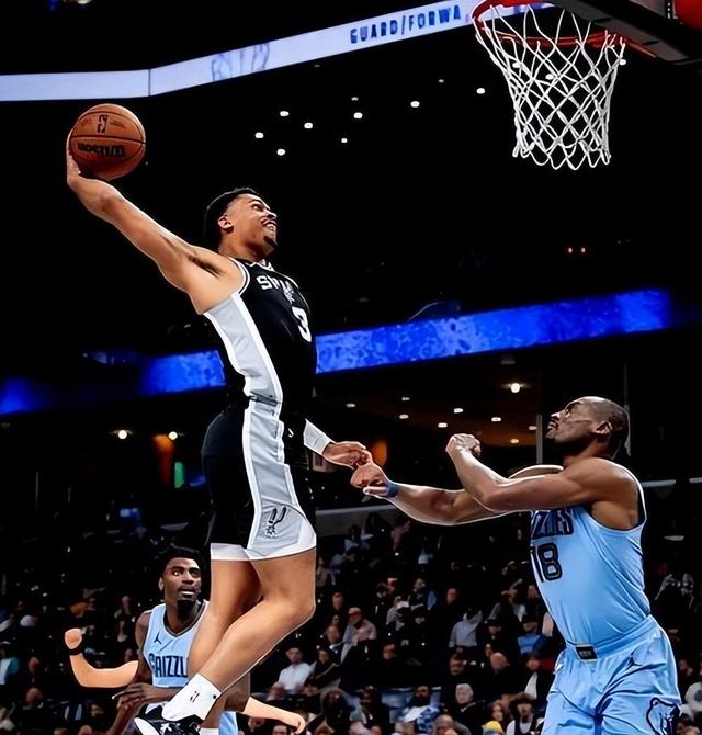 FB体育官网-猛龙胜尼克斯，西亚卡姆22分包揽锁