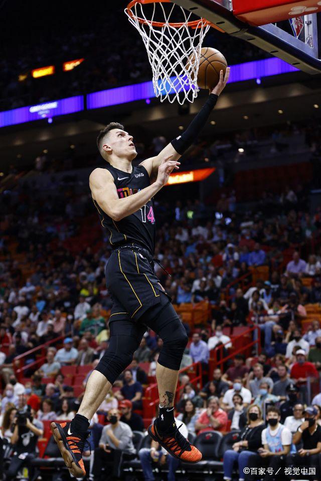 FB体育APP-灰熊队主场击败热火队