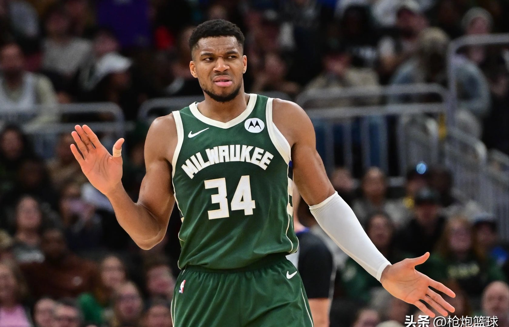 FB体育在线-关于雄鹿大胜篮网，字母哥独得35分的信息